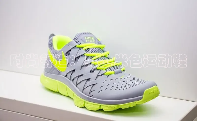 b体育官方下载入口最新版百度健康时尚舒适：男士米色运动鞋