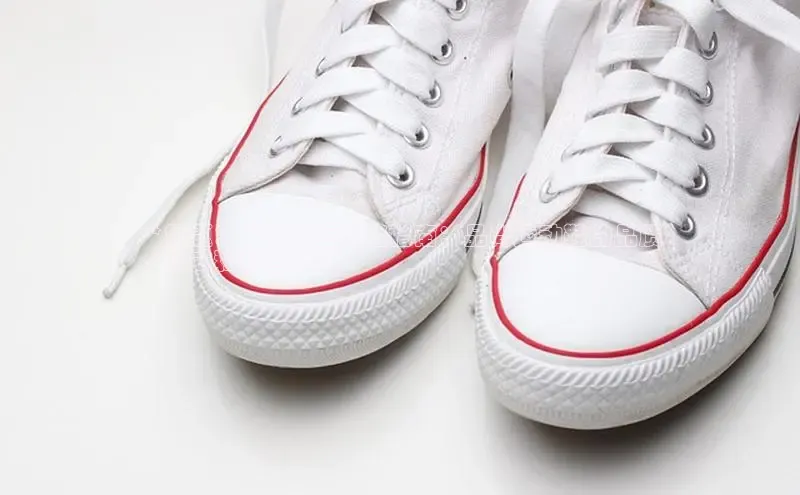 b体育官方下载入口最新版百度健康**标题：**极品运动鞋指南：品尚运动鞋的品质
、款式和舒适度大