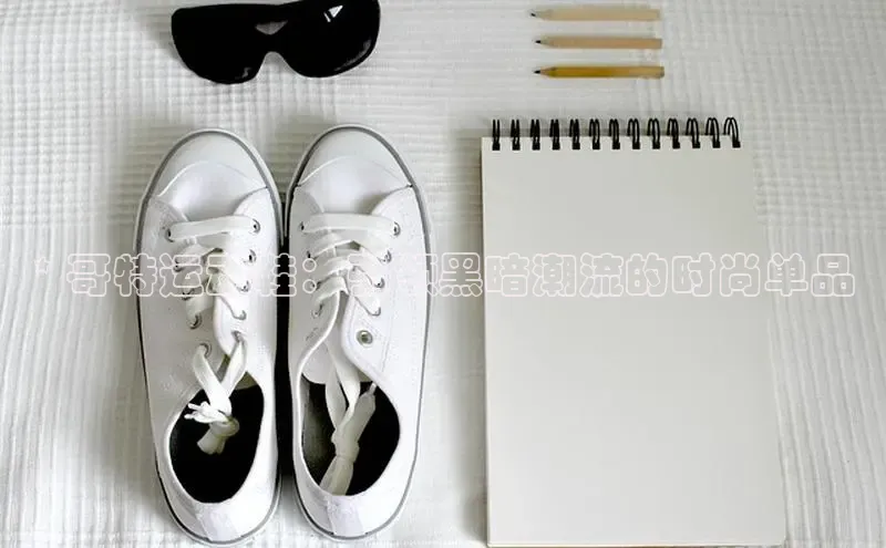 Bsport体育-官方网站阿里尔公司* 哥特运动鞋：引领黑暗潮流的时尚单品