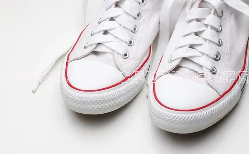 B体育必一官网观星盘宽掌运动鞋：舒适、支撑和风格的完美平衡