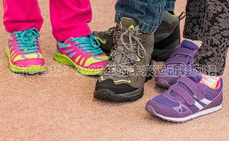 黄色趋势：2025年的未来运动鞋风格