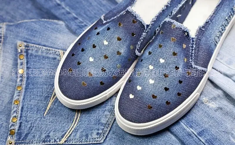 革新未来:2025年度新款防水运动鞋的科技革新与时尚演绎